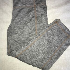 grey 3/4 length leggings
